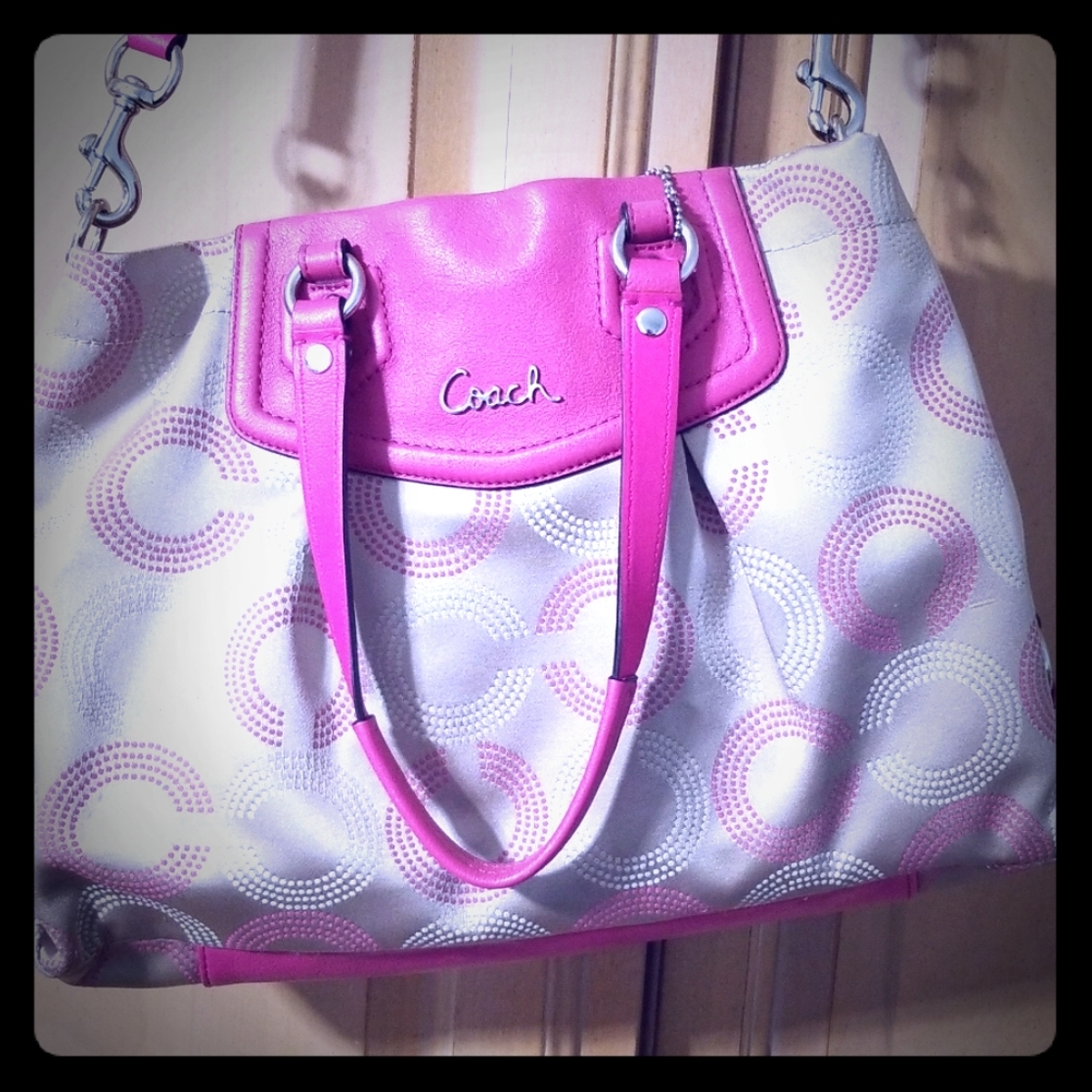 Coach purse, like new.